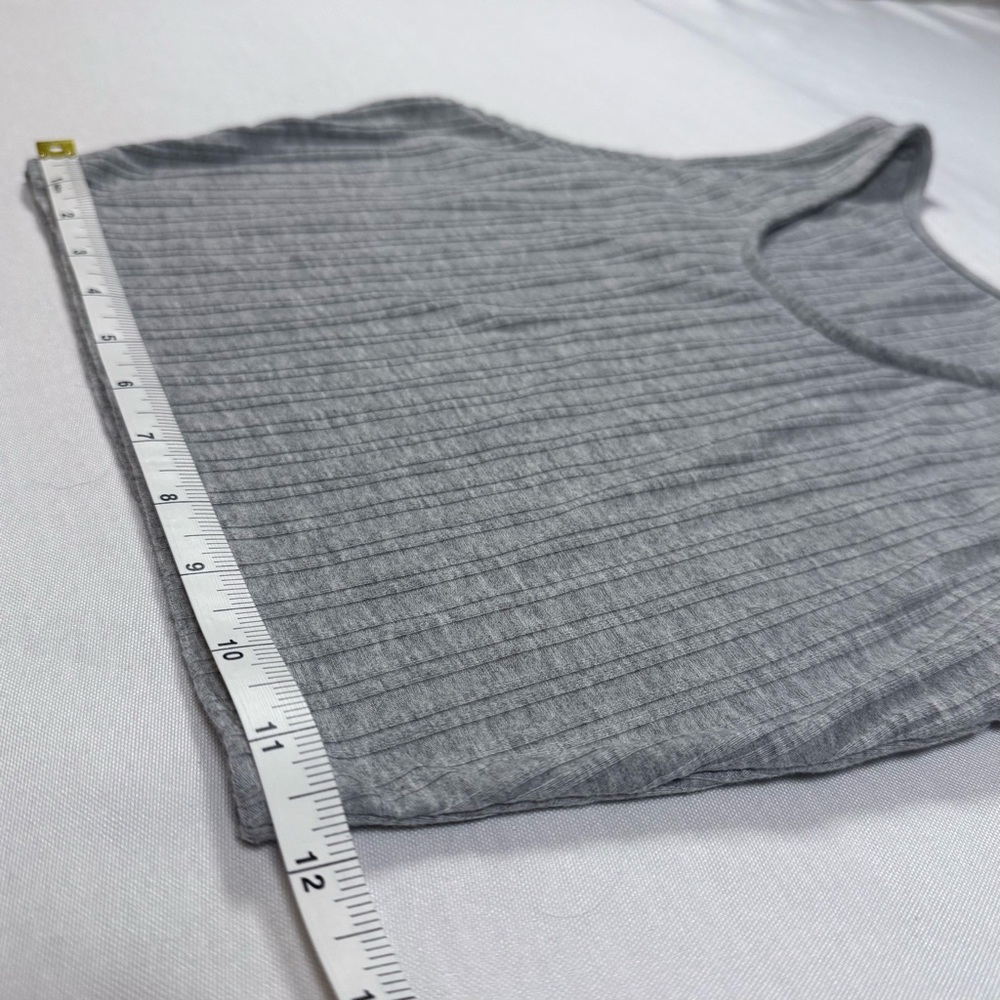 Gray Ribbed Crop Top - Picture 3 of 7